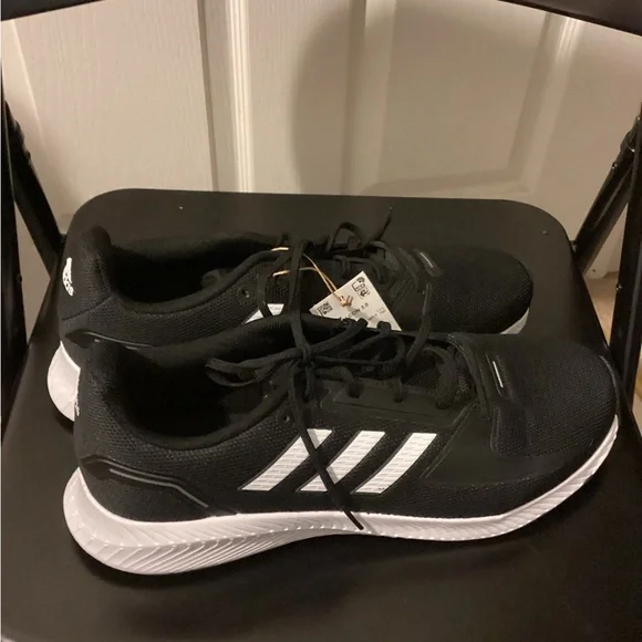 Brand new Adidas Runfalcon 2.0 Size 12 and matching XL jacket - Picture 6 of 12